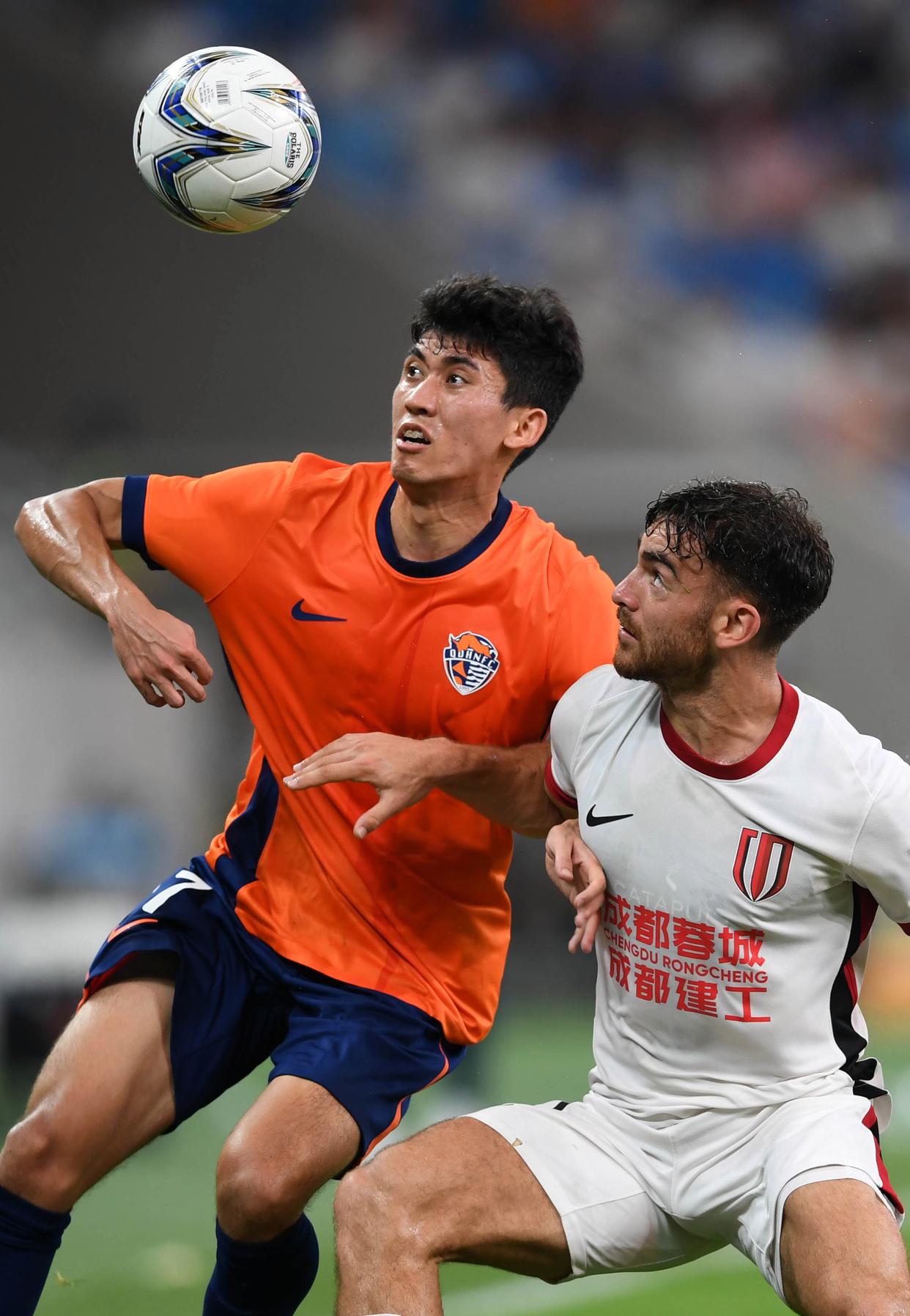 爱游戏成都蓉城迎荷甲关键赛，清晨调整名单，压力陡增，年轻球员得到机会的简单介绍